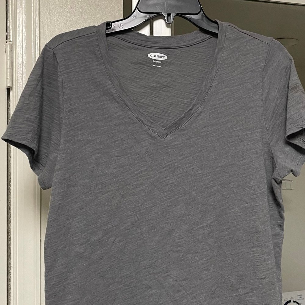 Old Navy Charcoal Grey Tee in size L